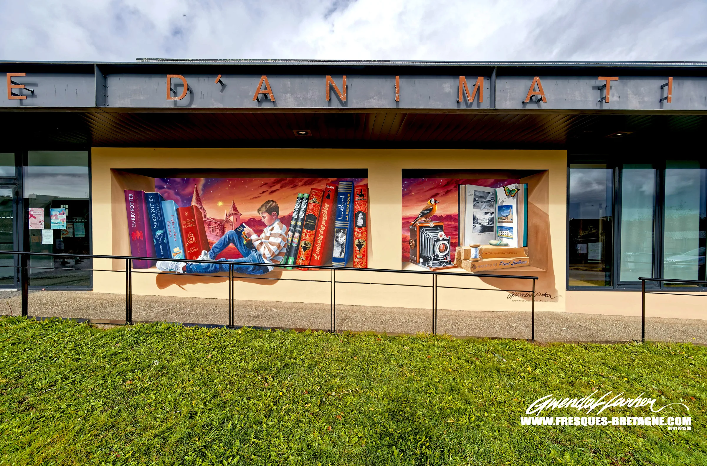 Mur du préau du lycée de Pleyben avant la réalisation de la fresque, support brut en béton.